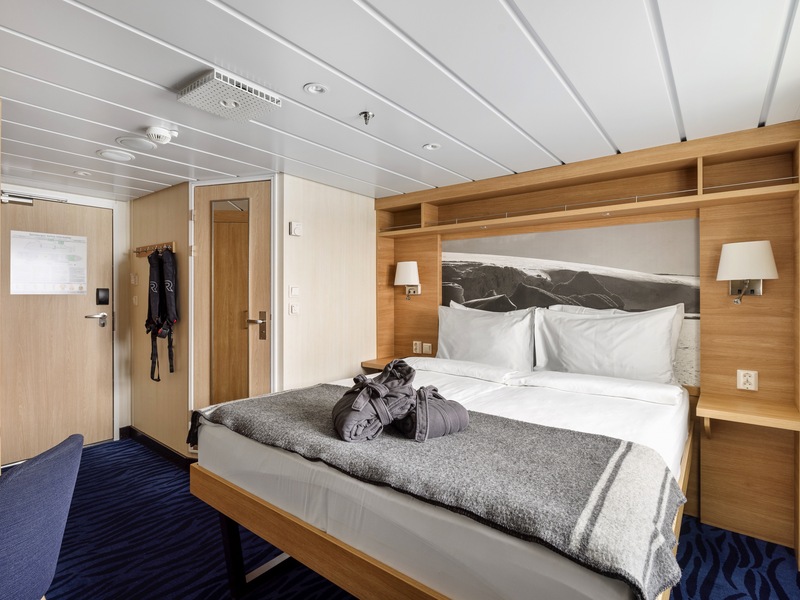 Polar Outside | Outside cabin - Lower deck for up to 3 travellers